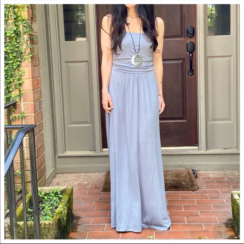 ✨RESTOCKED✨strapless charcoal maxi dress - Picture 4 of 5